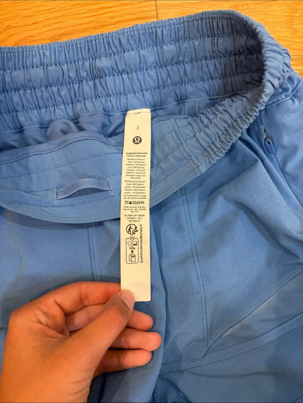 lululemon Electric Blue high rise hotty hots 2.5in size 2